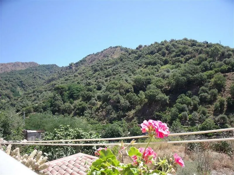 Bed And Breakfast Il Vicolo Graniti Bed & Breakfast